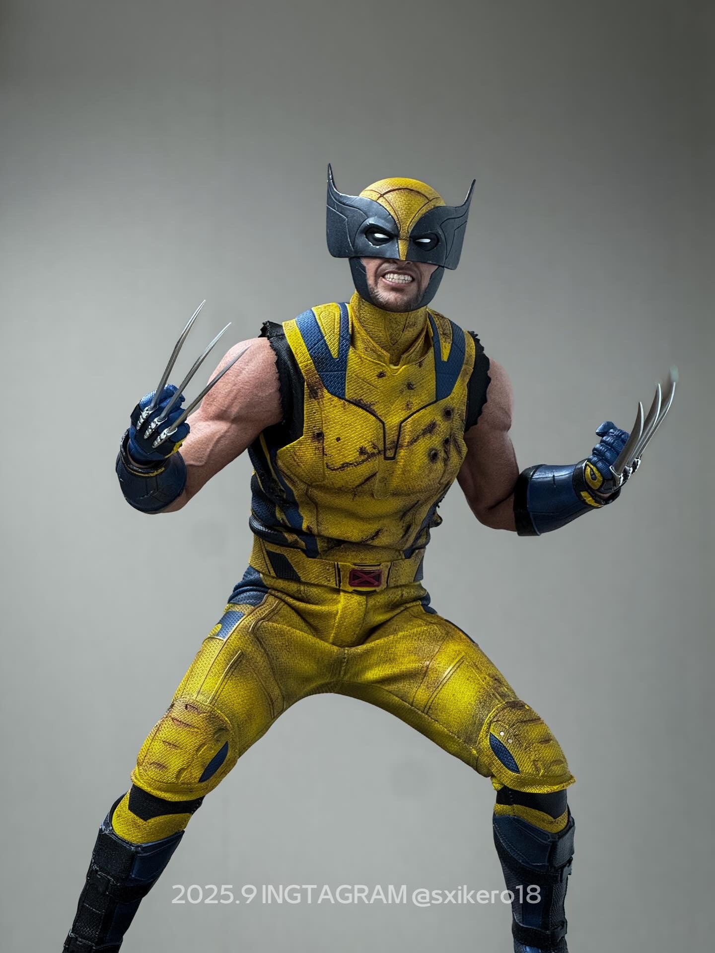 Wolverine Light Battle Damage Version Figure