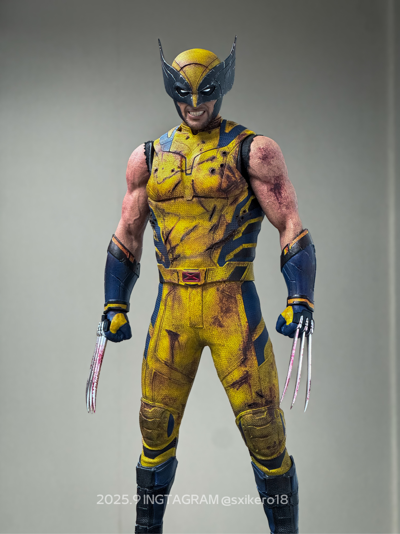 Wolverine Heavy Battle Damage Version Figure