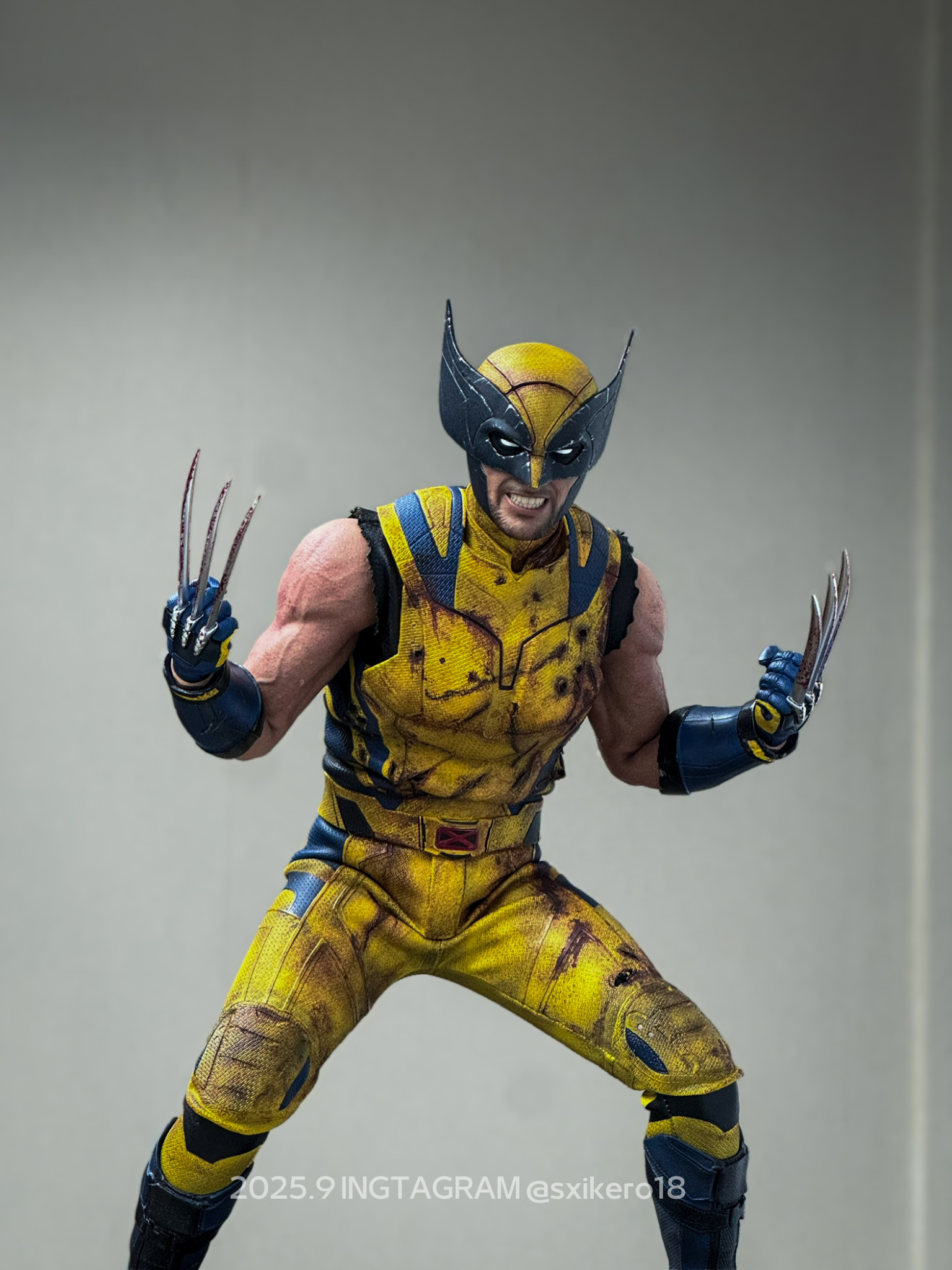 Wolverine Heavy Battle Damage Version Figure