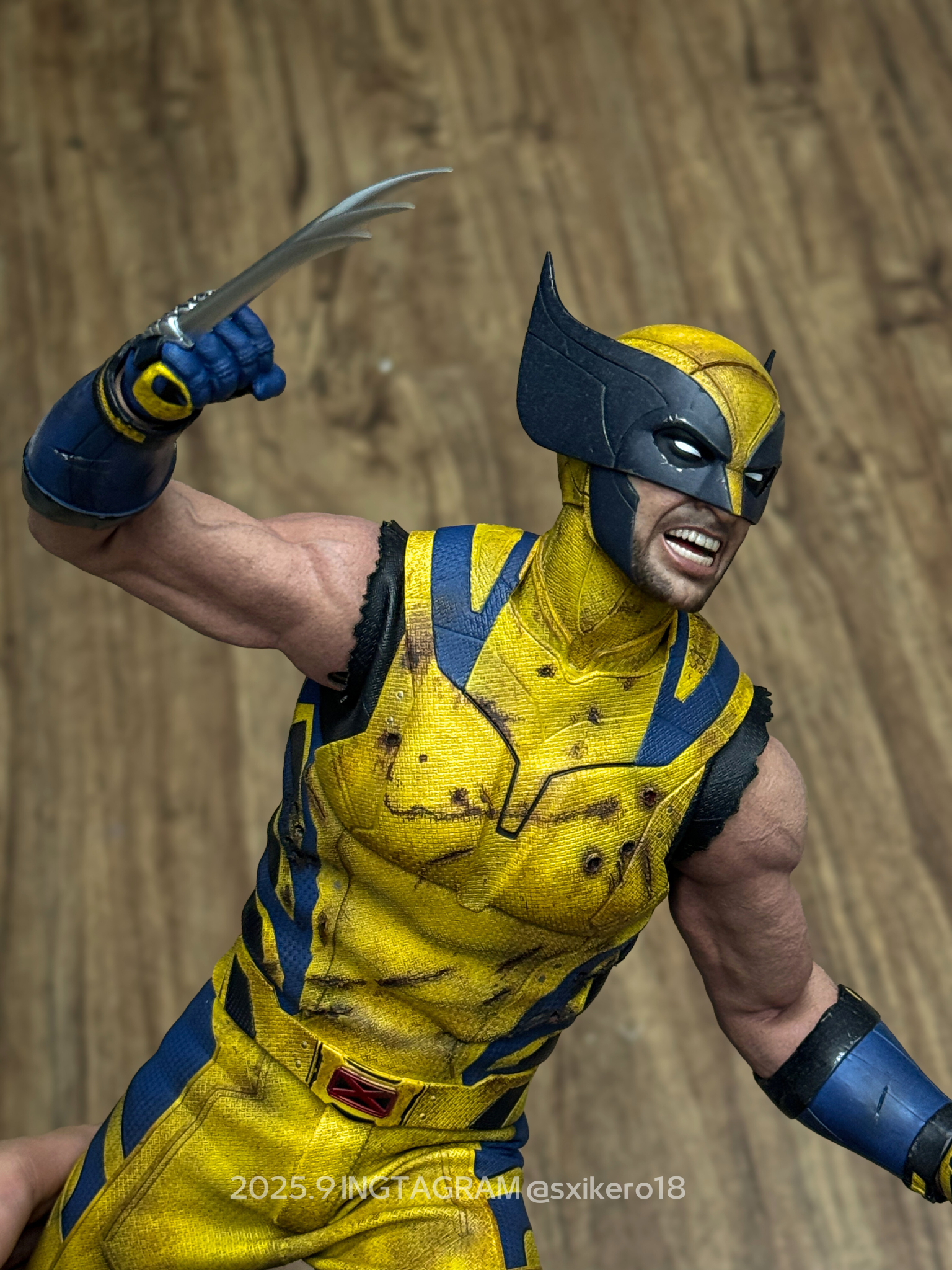 Wolverine Light Battle Damage Version Figure