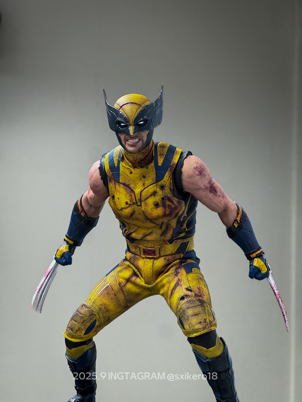 Wolverine Heavy Battle Damage Version Figure