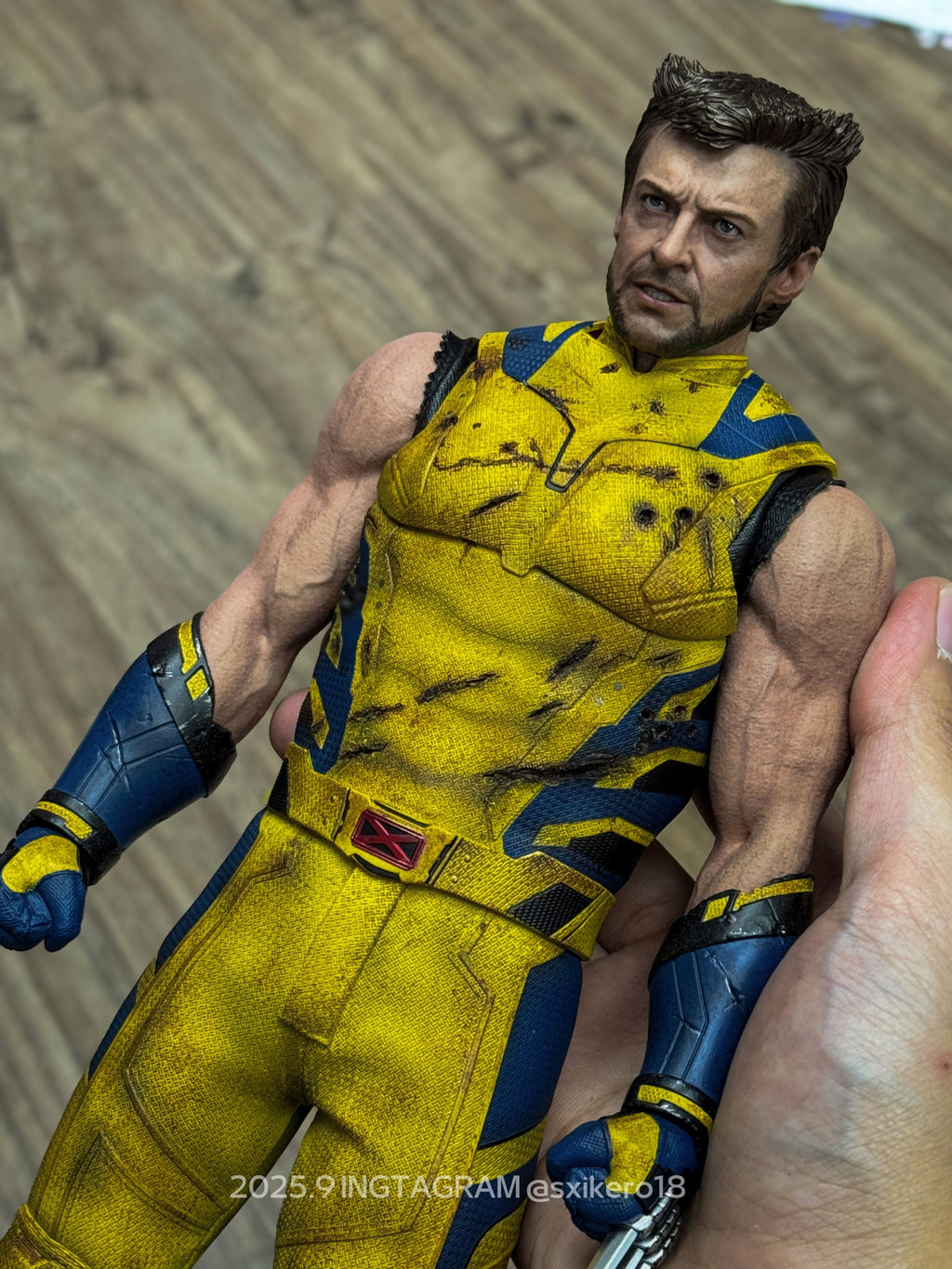 Wolverine Light Battle Damage Version Figure