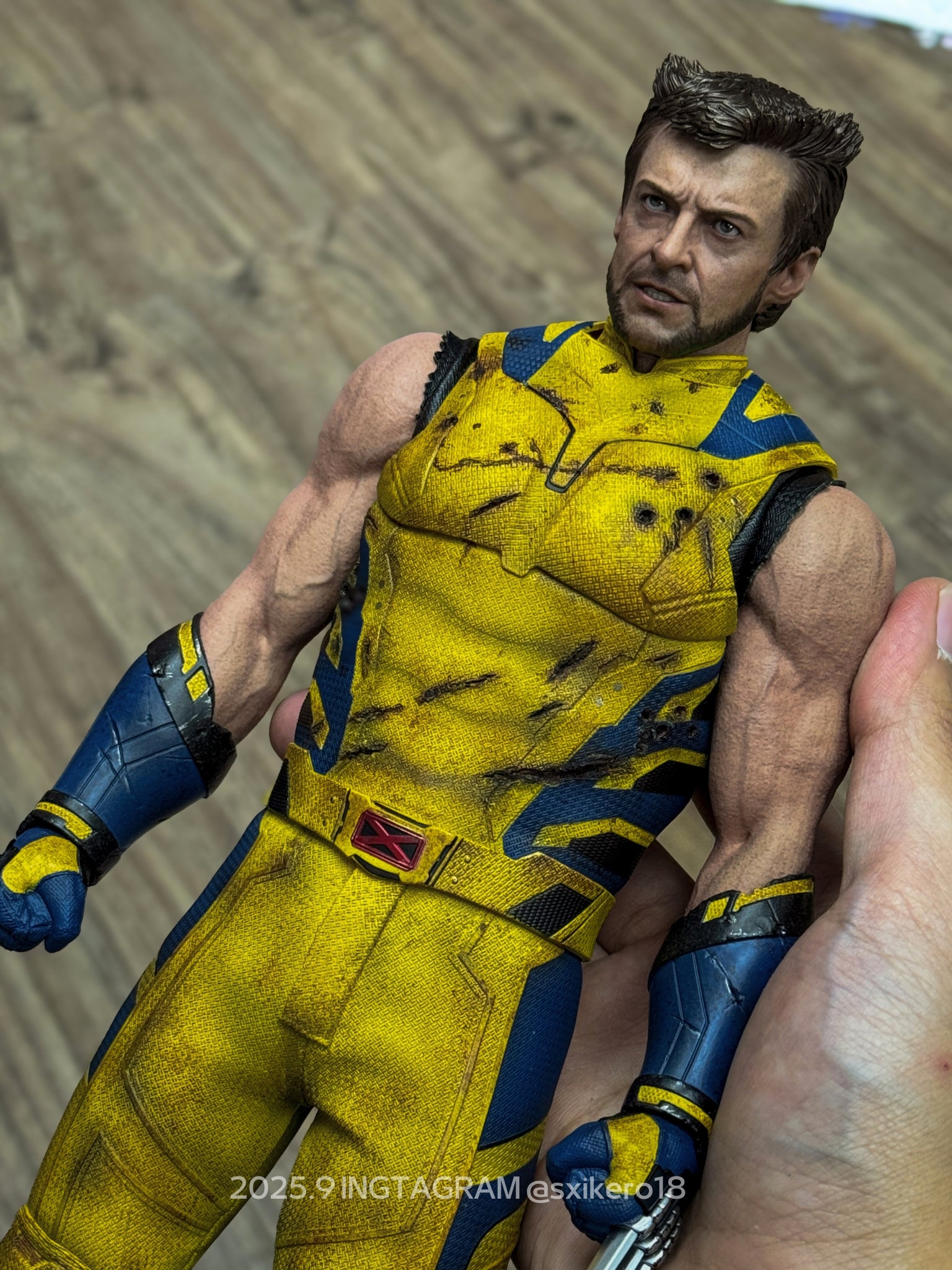 Wolverine Light Battle Damage Version Figure