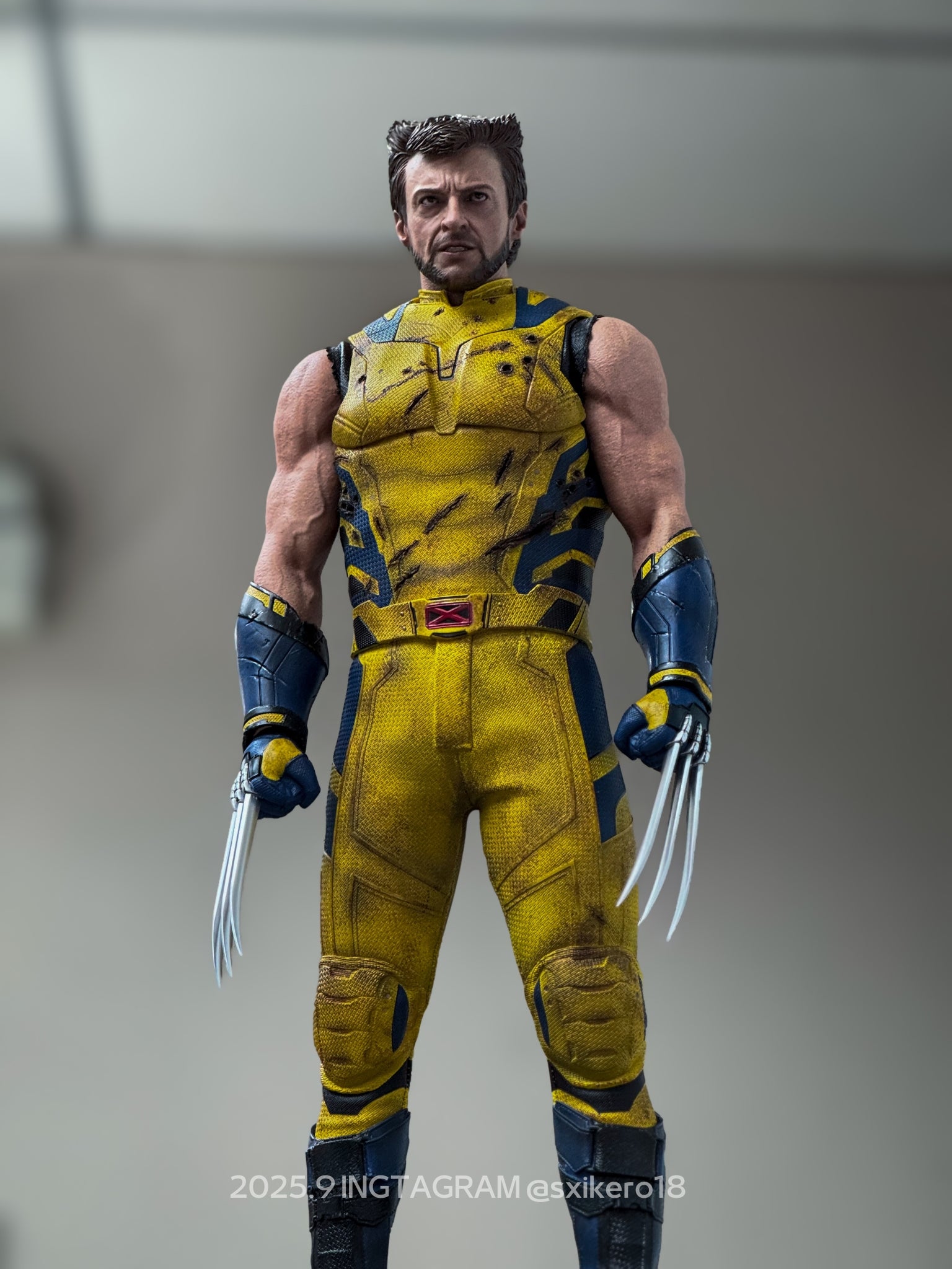 Wolverine Light Battle Damage Version Figure